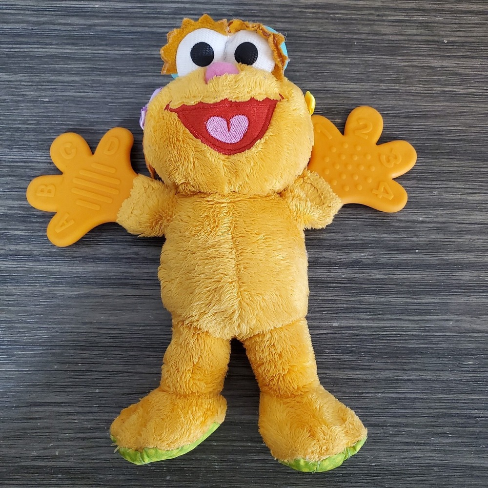 2009 Sesame Street Munchkin‎ Orange ZOE Plush Teether Rattle Crinkle 7" Toy